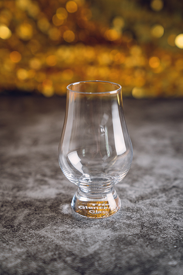 Glassware Review Of The Glencairn Mixing Glass – bourbonveachdotcom