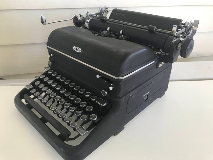 Royal KMM Classic Typewriter