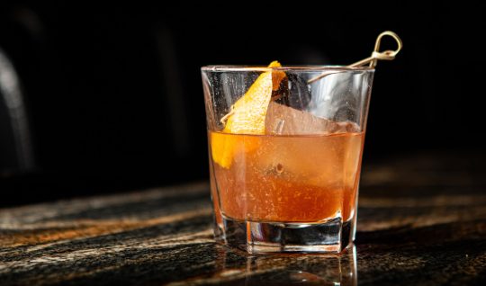 How to make batched manhattan cocktails